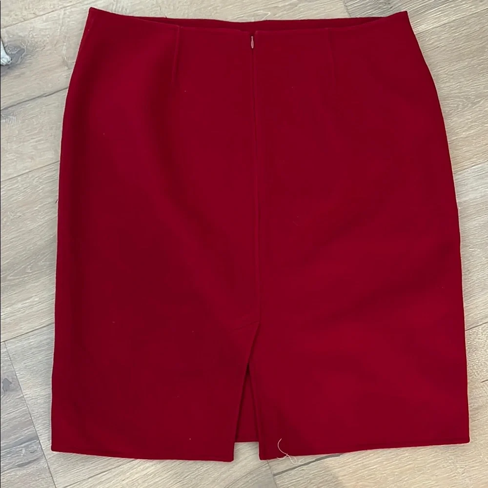 Elegant Red Women's Skirt - Picture 3 of 3